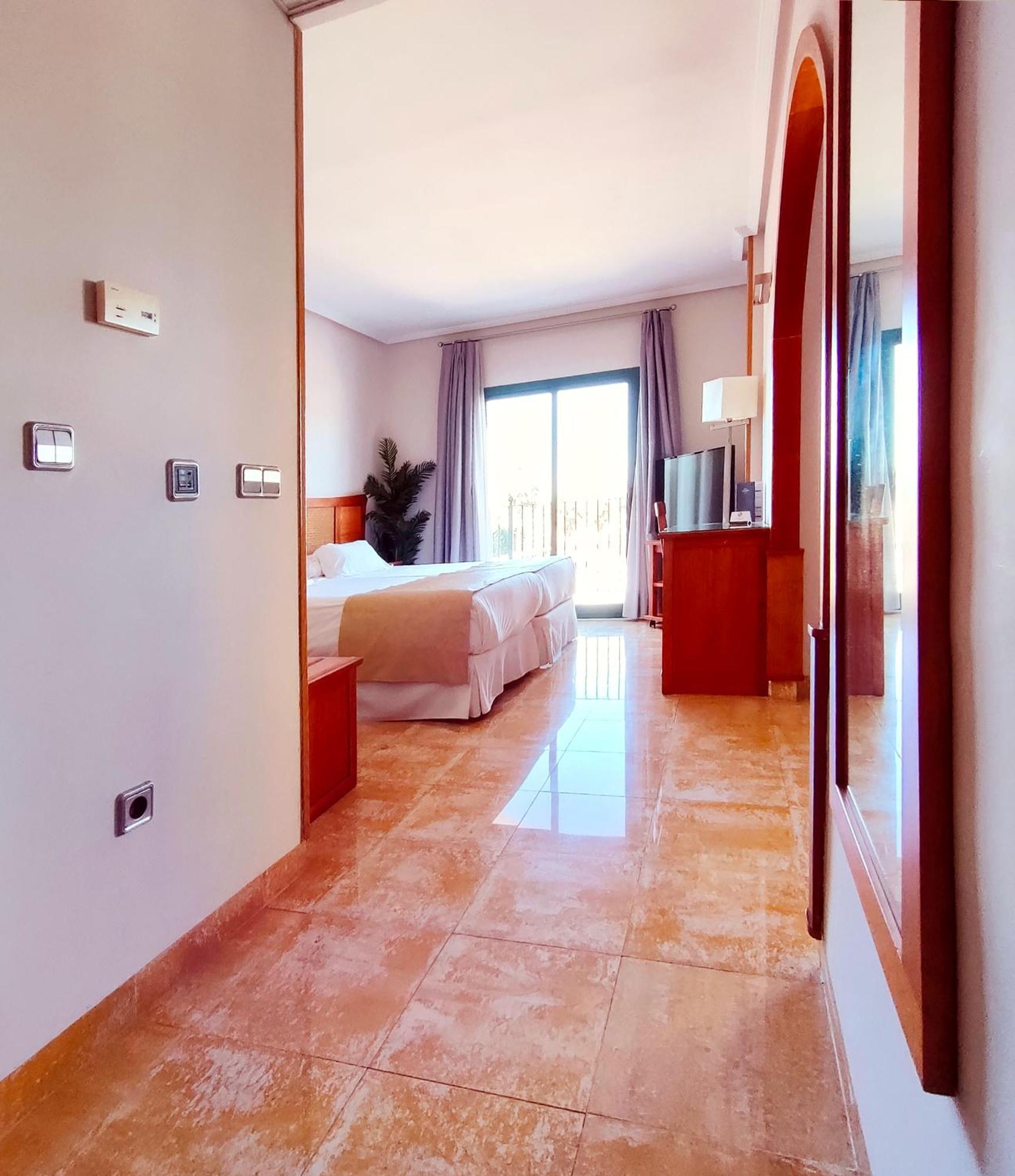 Hotel La Laguna & Golf